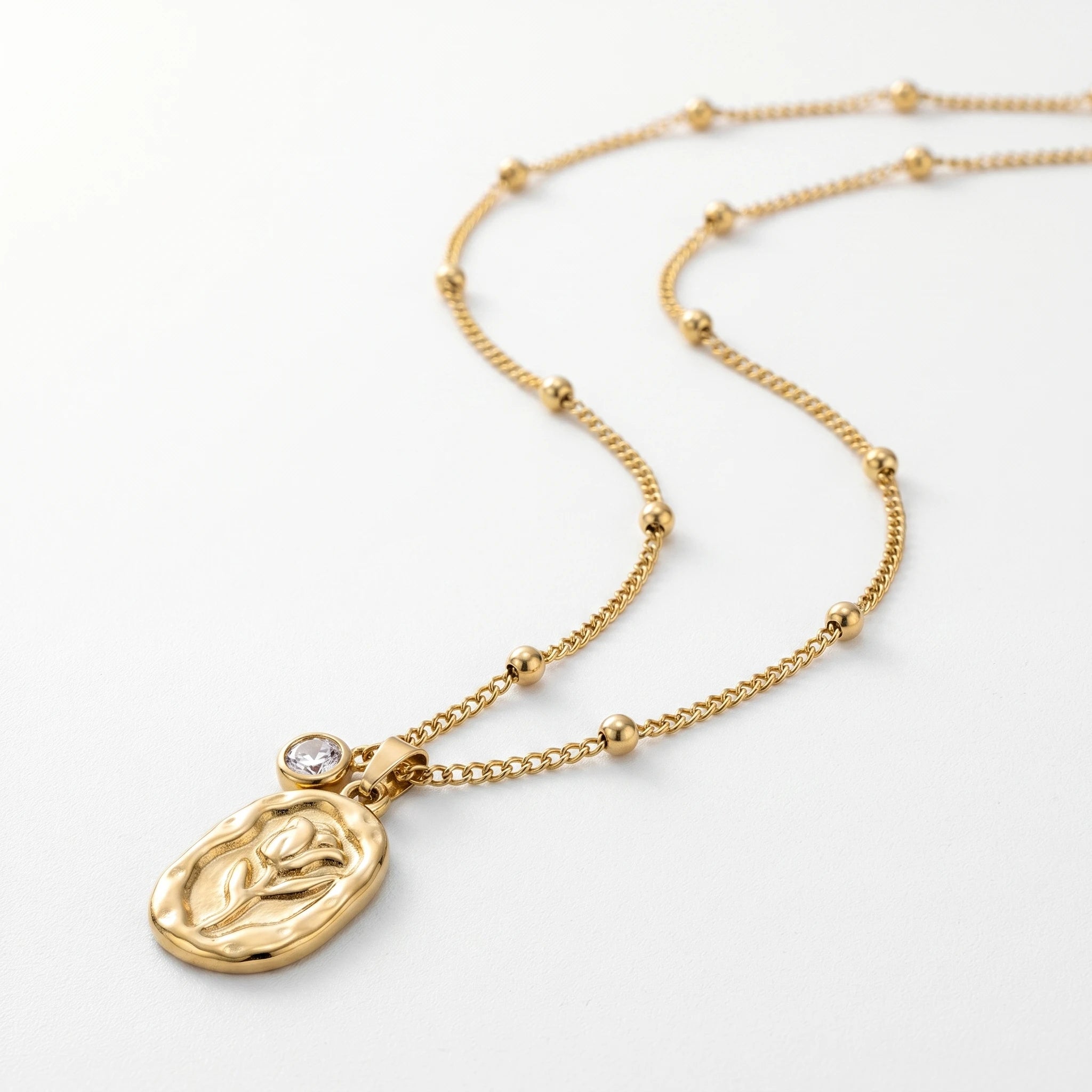 QIAOREN 11747 Anti-Tarnish 18K Gold Plated Stainless Steel Rose Embossed Pendant Necklace