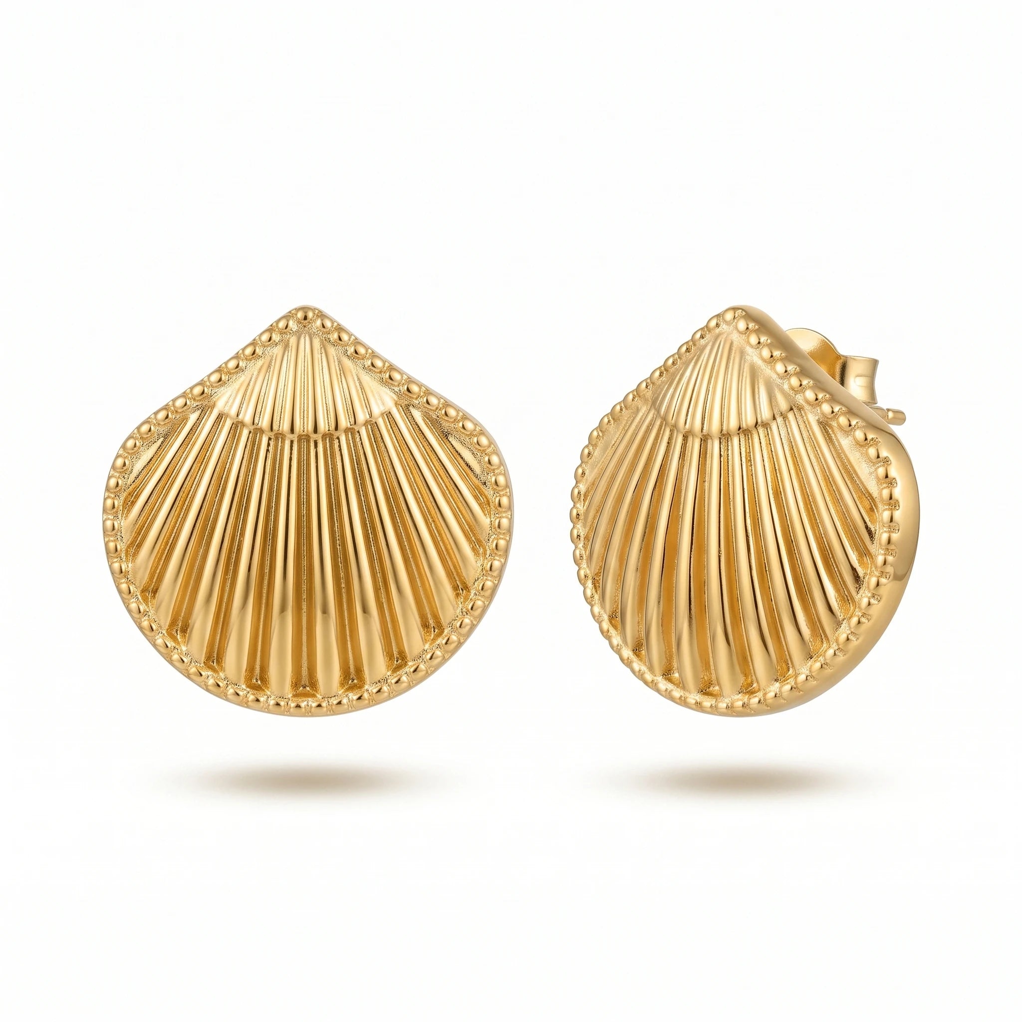 QIAOREN 14059 Polished Gold Scallop Shell Stud Earrings, Vertical Fluted Seashell With Beaded Border Ear Stud Jewelry Gift