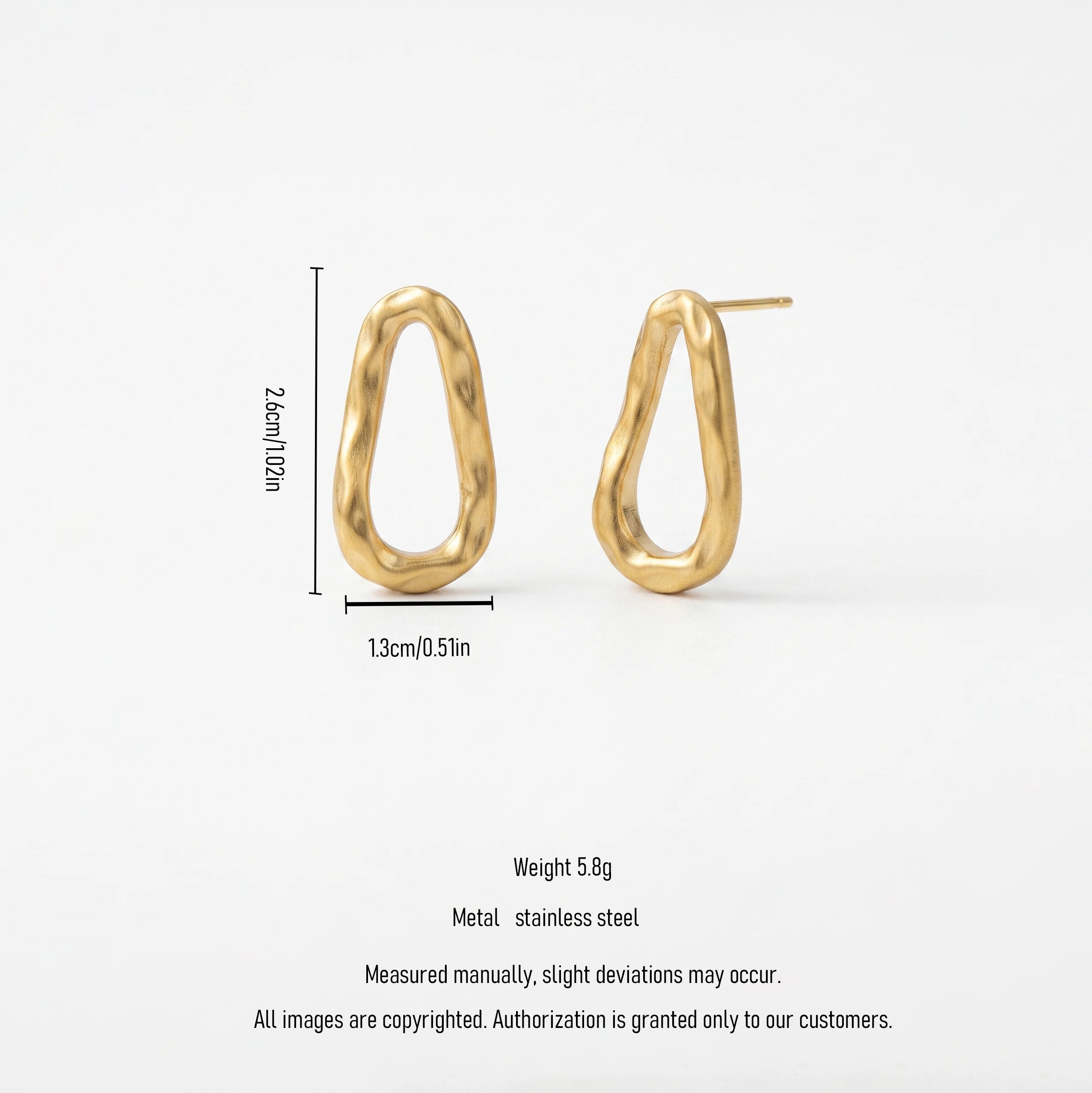 QIAOREN 14013 Matte Gold Irregular Teardrop Hollow Hoop Stud Earrings, Hammered Textured Abstract Oval Ear Stud Jewelry Gift