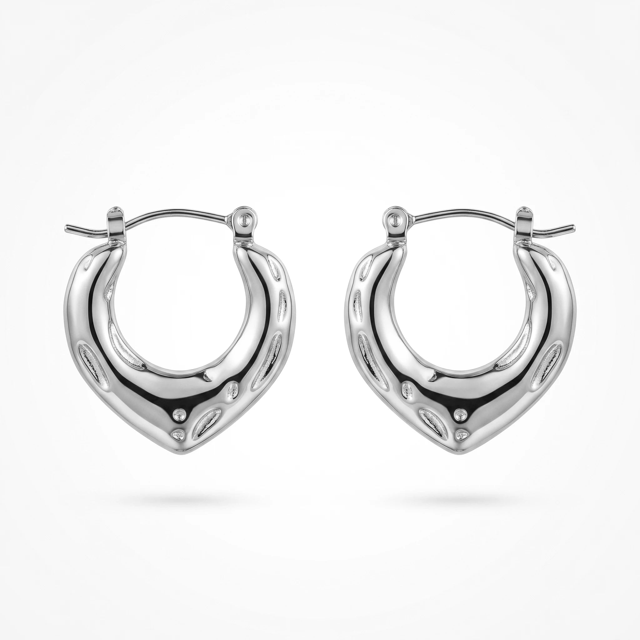 QIAOREN 12414 Elegant Quiet Luxury Sculptural Heart Hoops Gold Stainless Steel Textured Organic Grooves Statement Gift Women EU