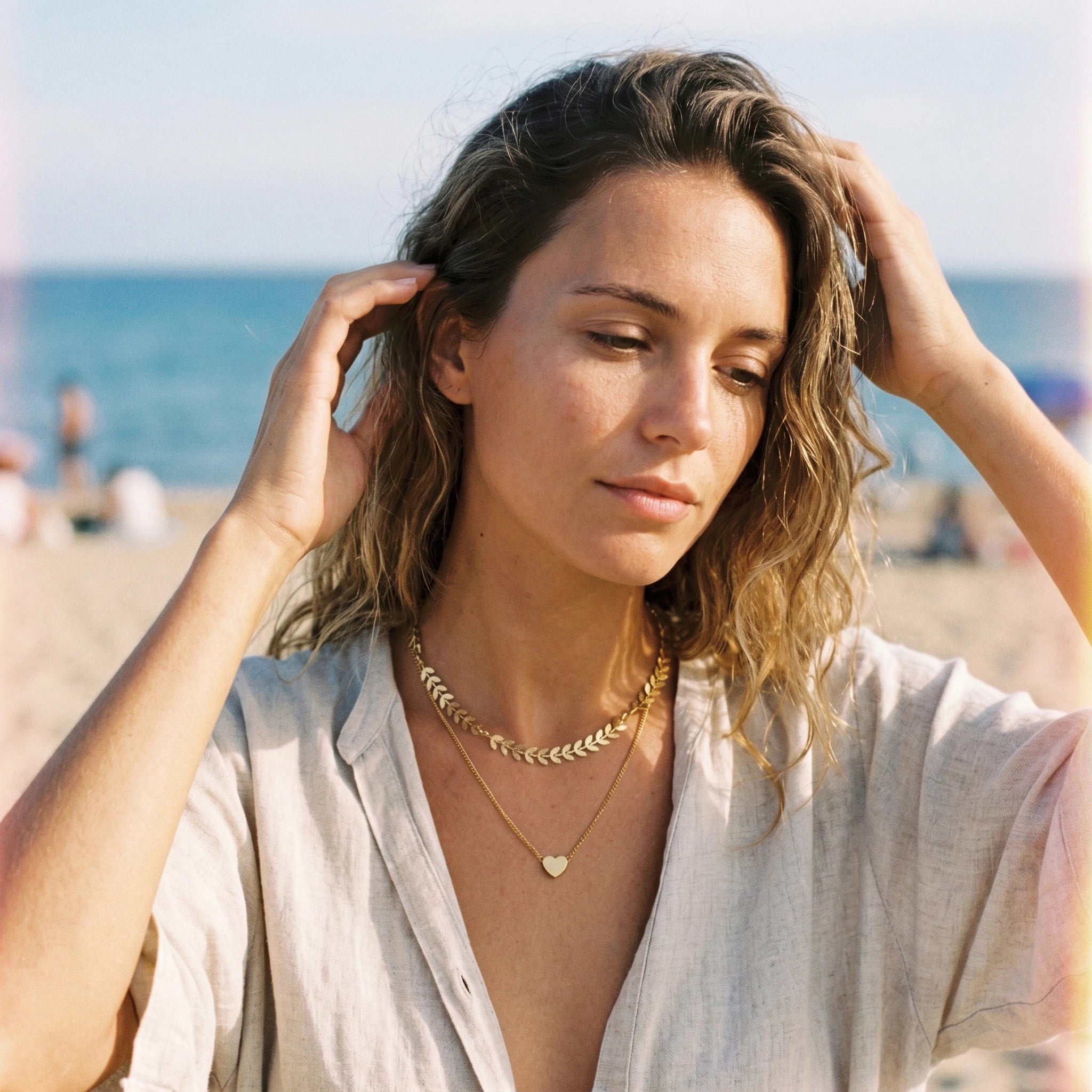 QIAOREN 11318 Boho Leaf & Heart Layered Necklace 18K Gold Plated Stainless Steel Beach Vacation Jewelry
