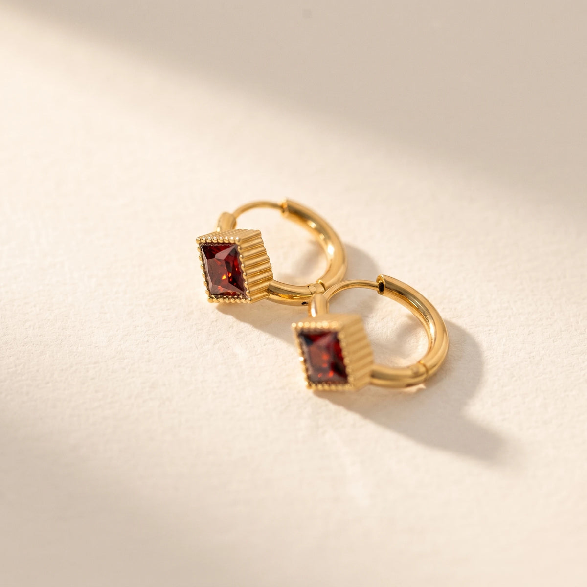 QIAOREN 12121-24 18K Gold Plated Stainless Steel Huggie Hoop Earrings Princess Cut Square CZ Inlaid Textured Bezel Ear Buckle