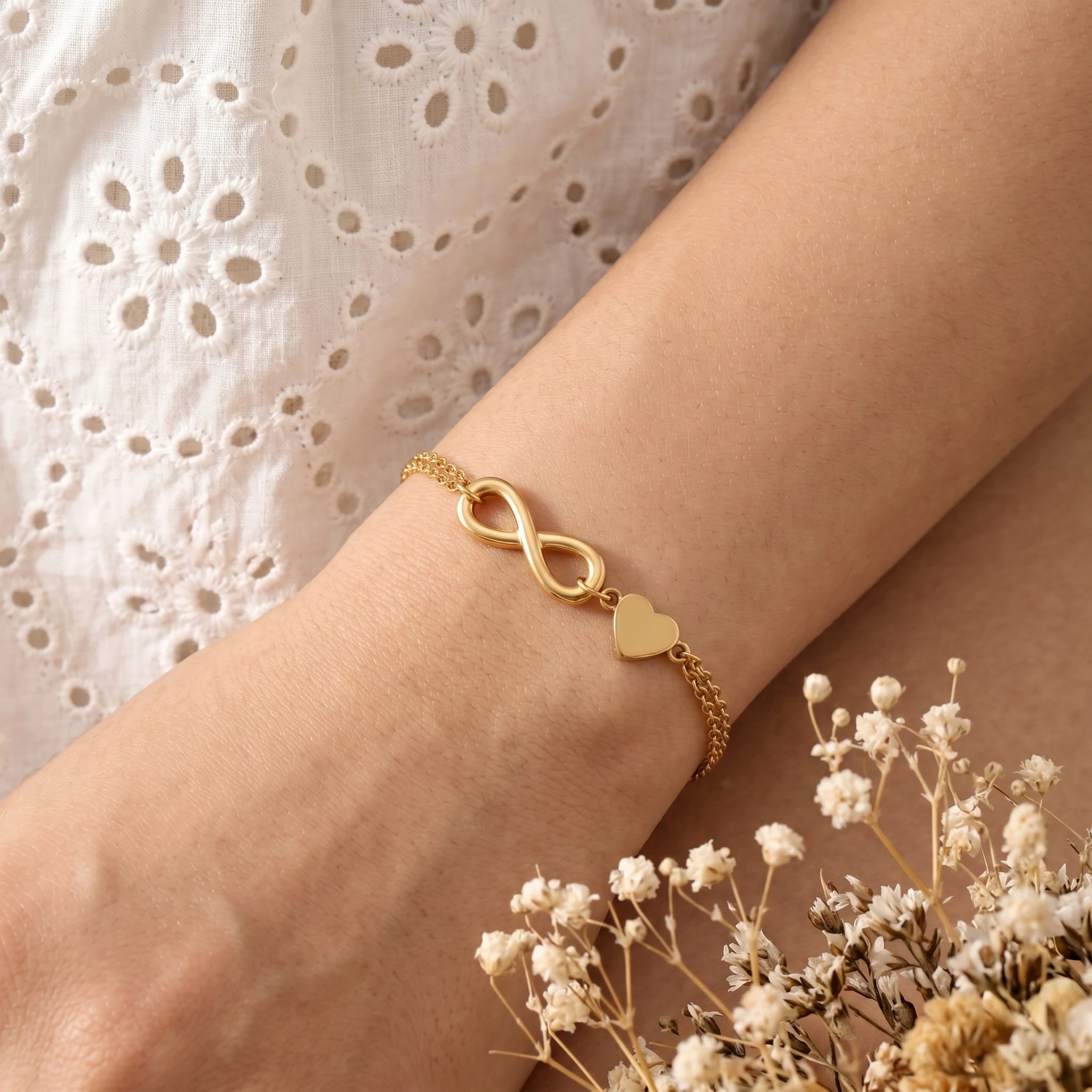 QIAOREN 10578 Infinity Love Heart Chain Bracelet 18K Gold Plated Stainless Steel Waterproof Tarnish Free Jewelry for Women