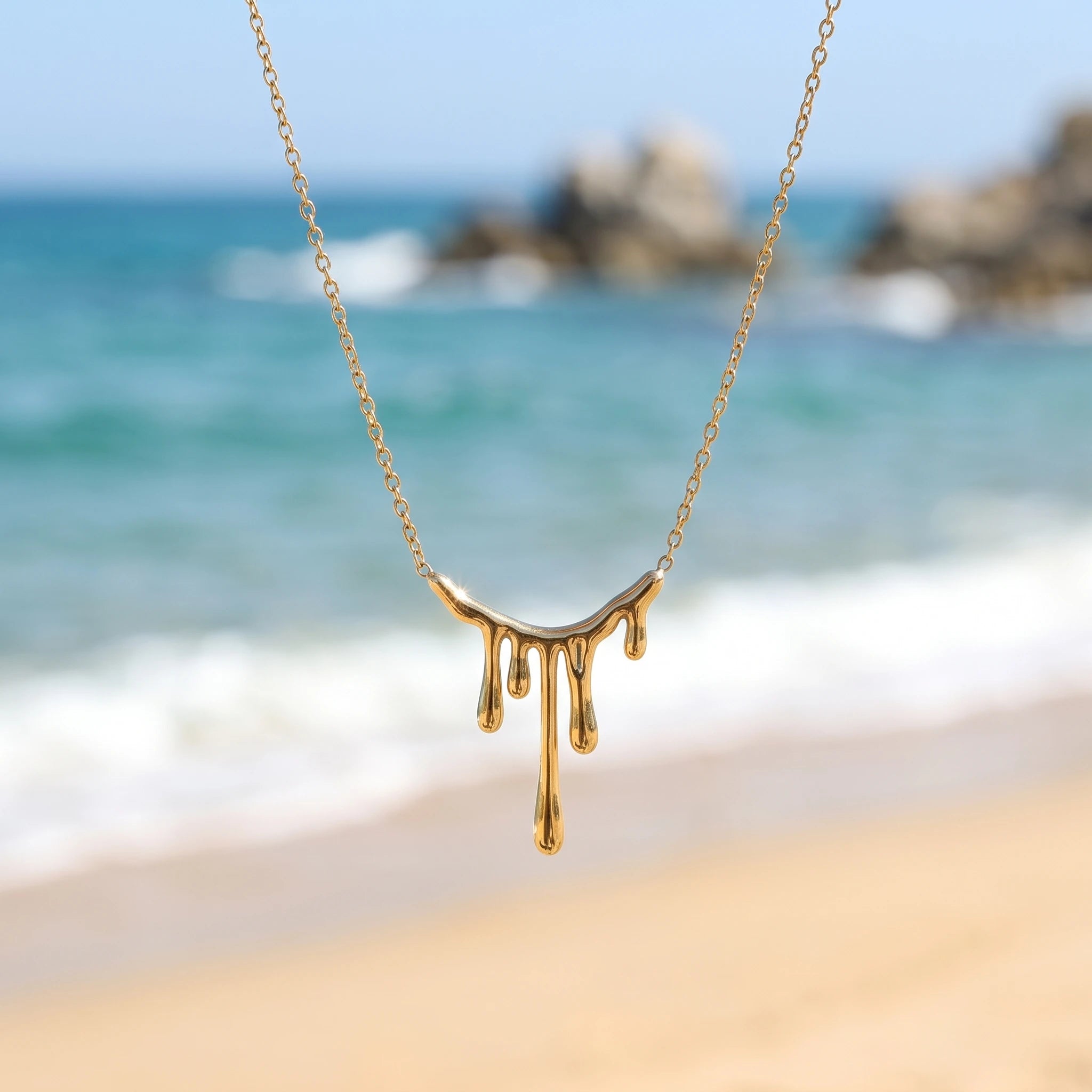 QIAOREN 13806 Thin Oval Link Chain Pendant Necklace with Abstract Liquid Dripping Metal Drop Charm, Polished Gloss Gold Jewelry